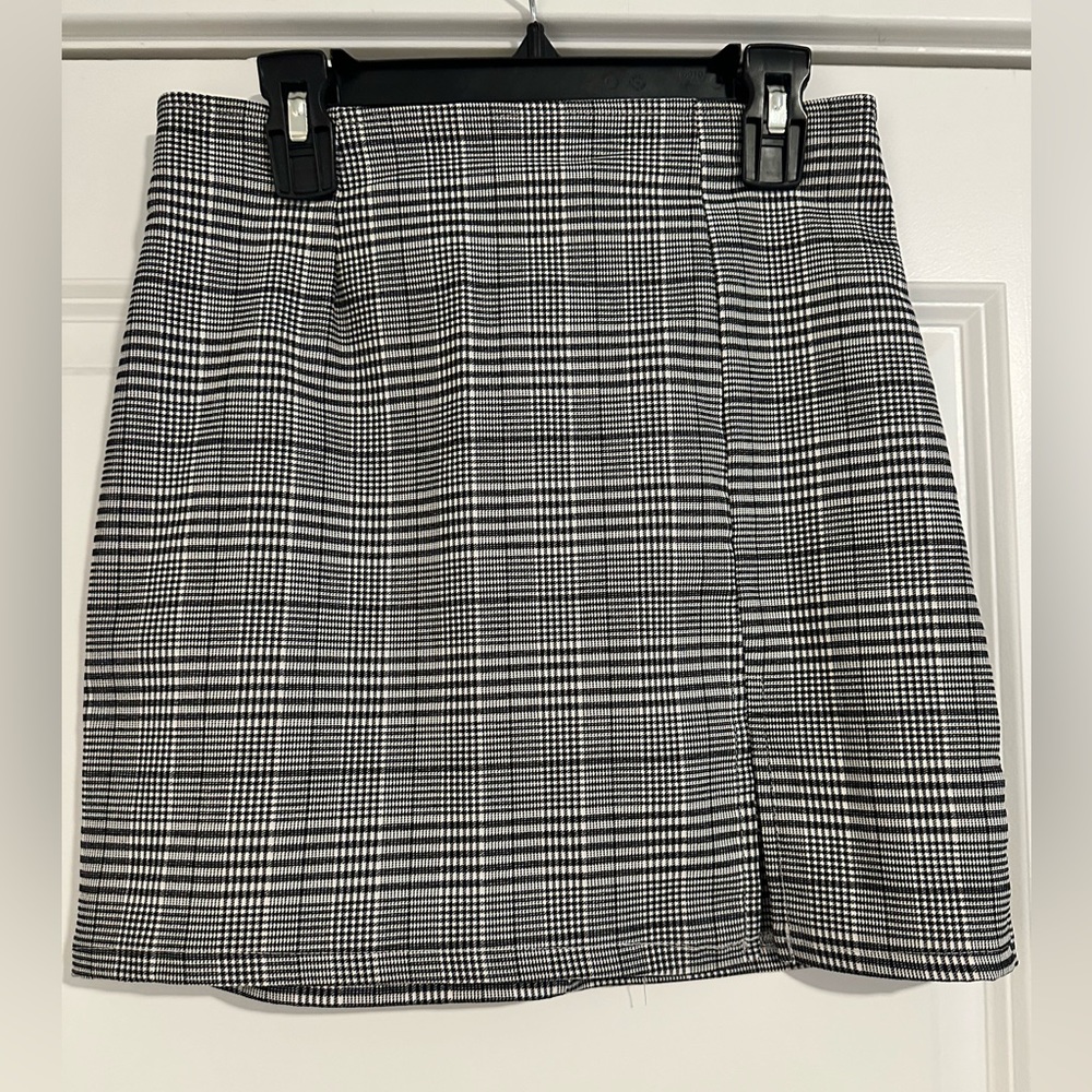 Windsor plaid mini skirt. Size small, NWT